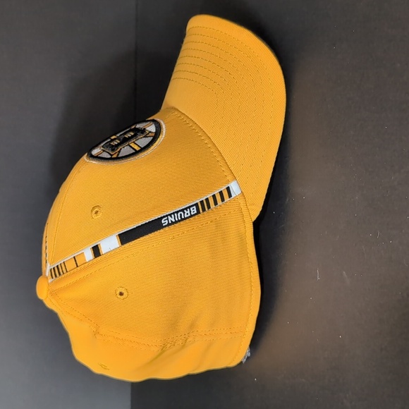 Reebok Fitmax 70,NHL Boston Bruins Men's Yellow Fitted Hat,S/M. - Picture 3 of 9